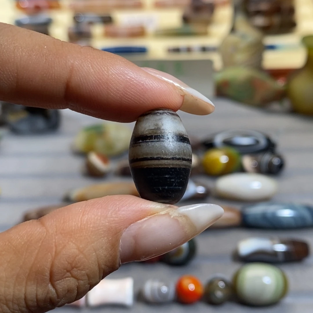 用***4玛瑙/玉髓颈饰合金