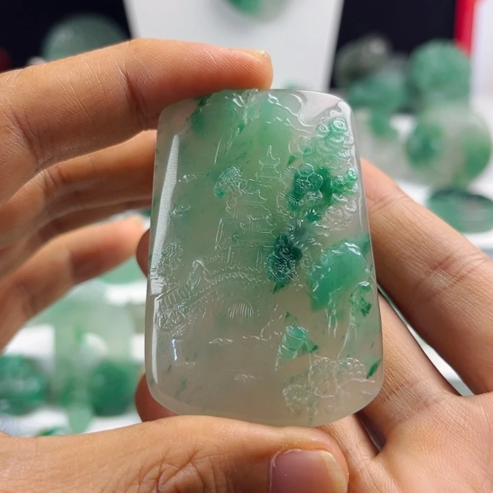 颈饰未镶嵌石英质玉