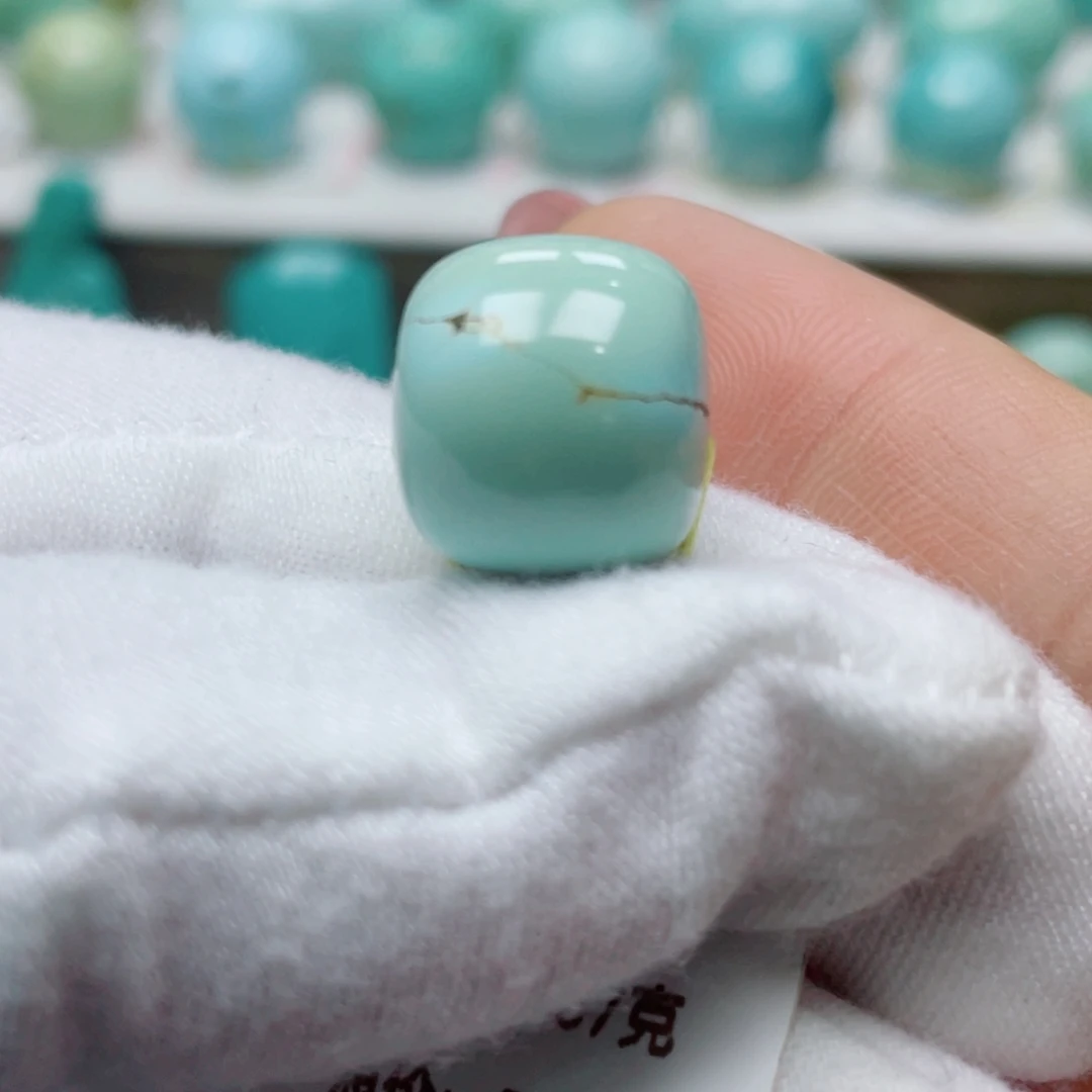 绿松石未镶嵌摆件
