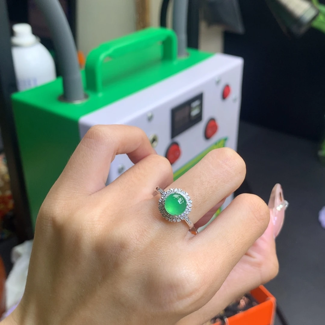 小***贵翡翠18K金镶嵌颈饰