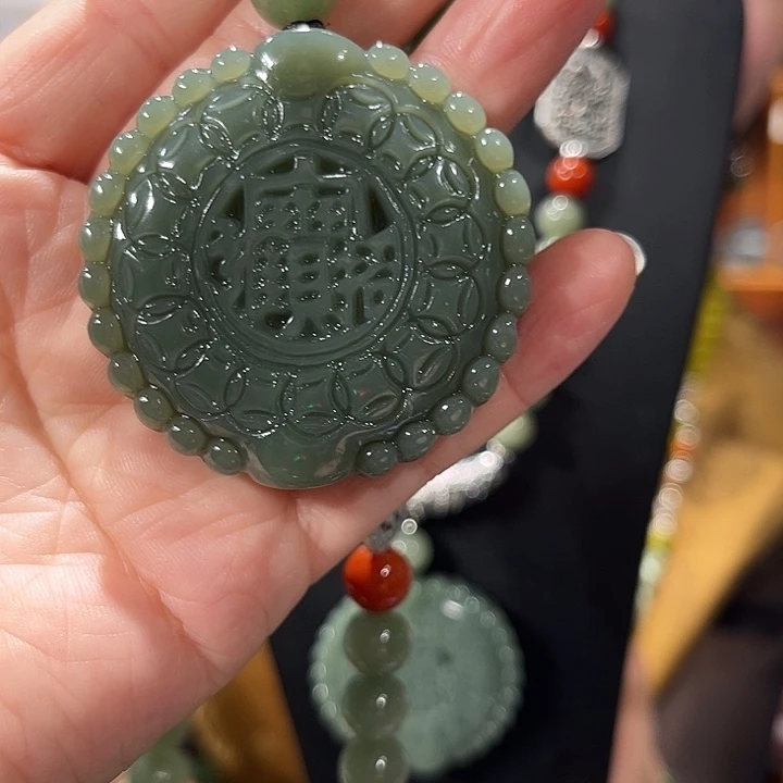 颈饰未镶嵌和田玉