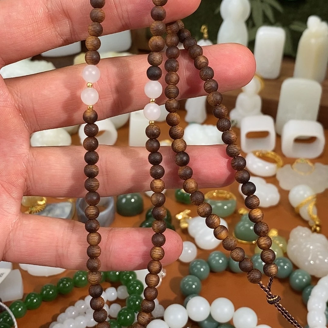 和田玉18K金镶嵌颈饰