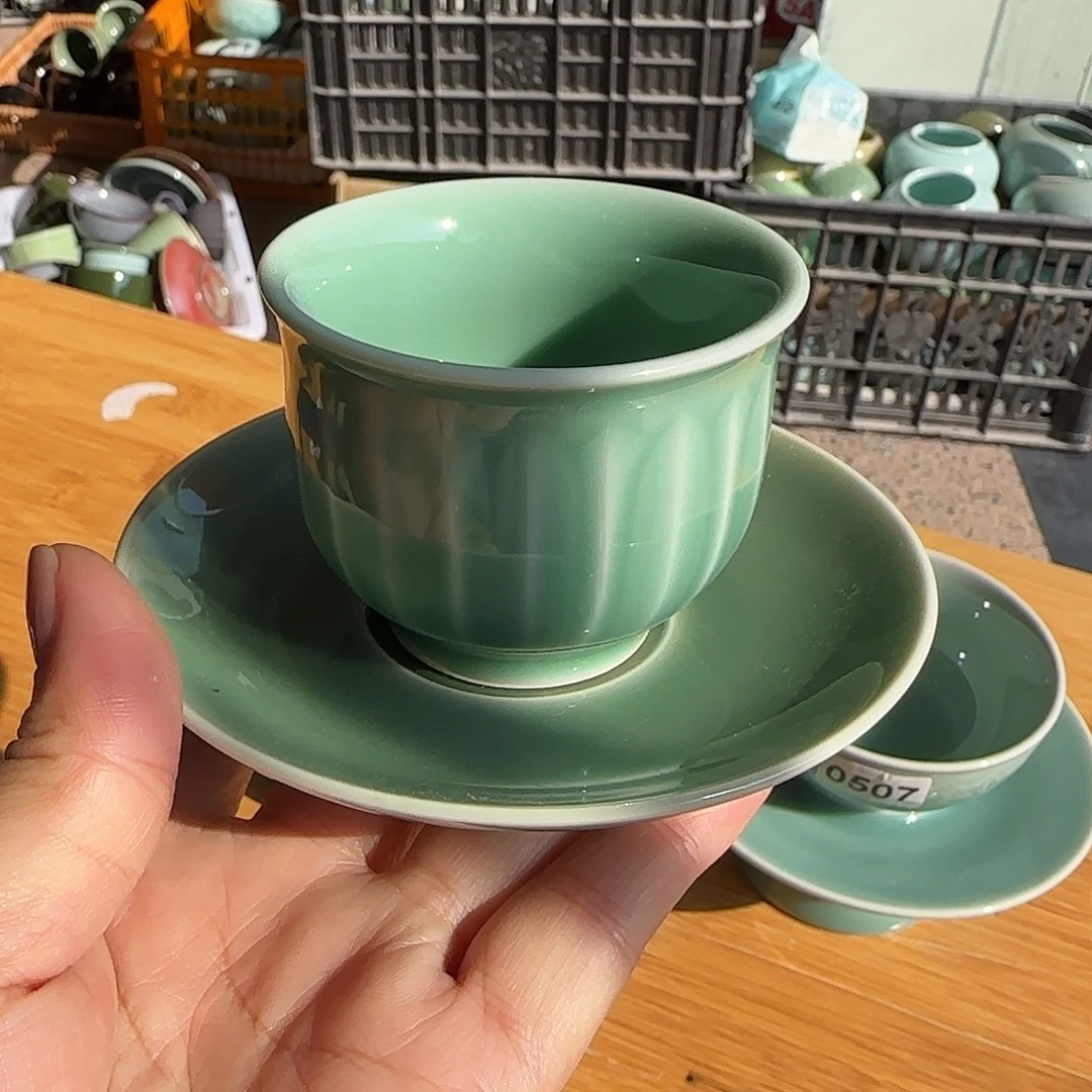 龙泉敬悦青瓷品茗杯微瑕