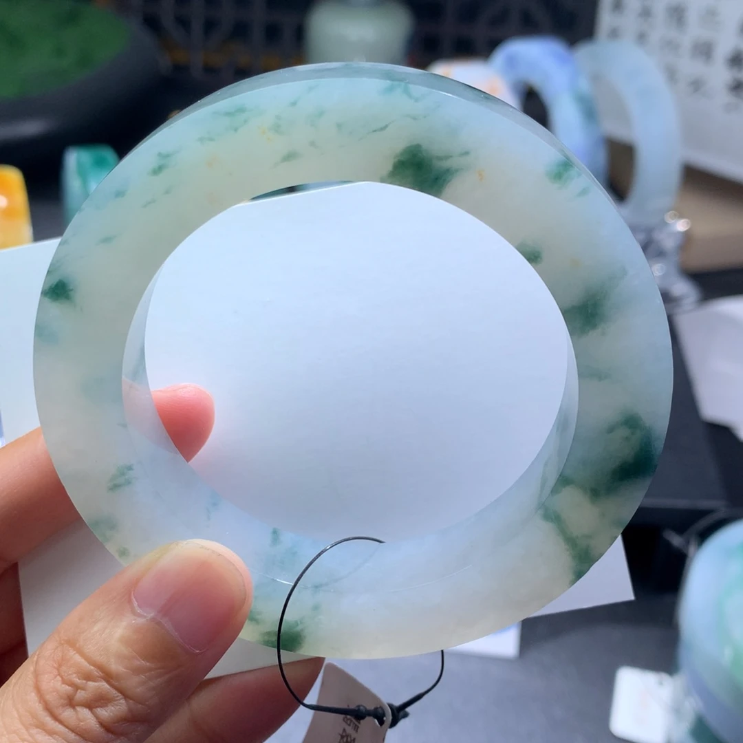 未镶嵌手镯定制翡翠