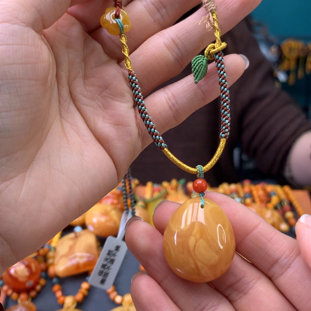 蜜蜡未镶嵌颈饰水滴