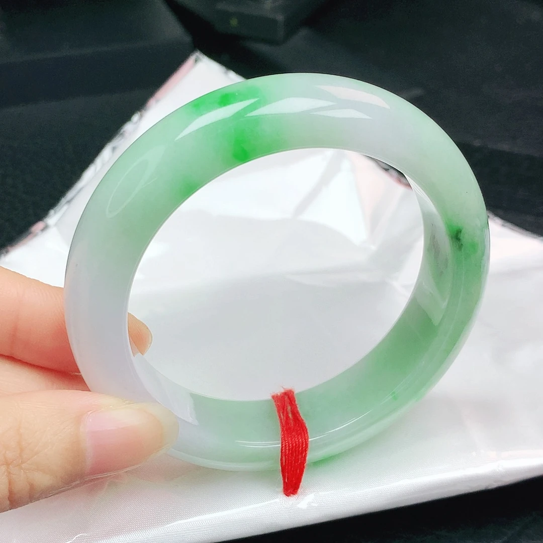 翡翠手镯未镶嵌正