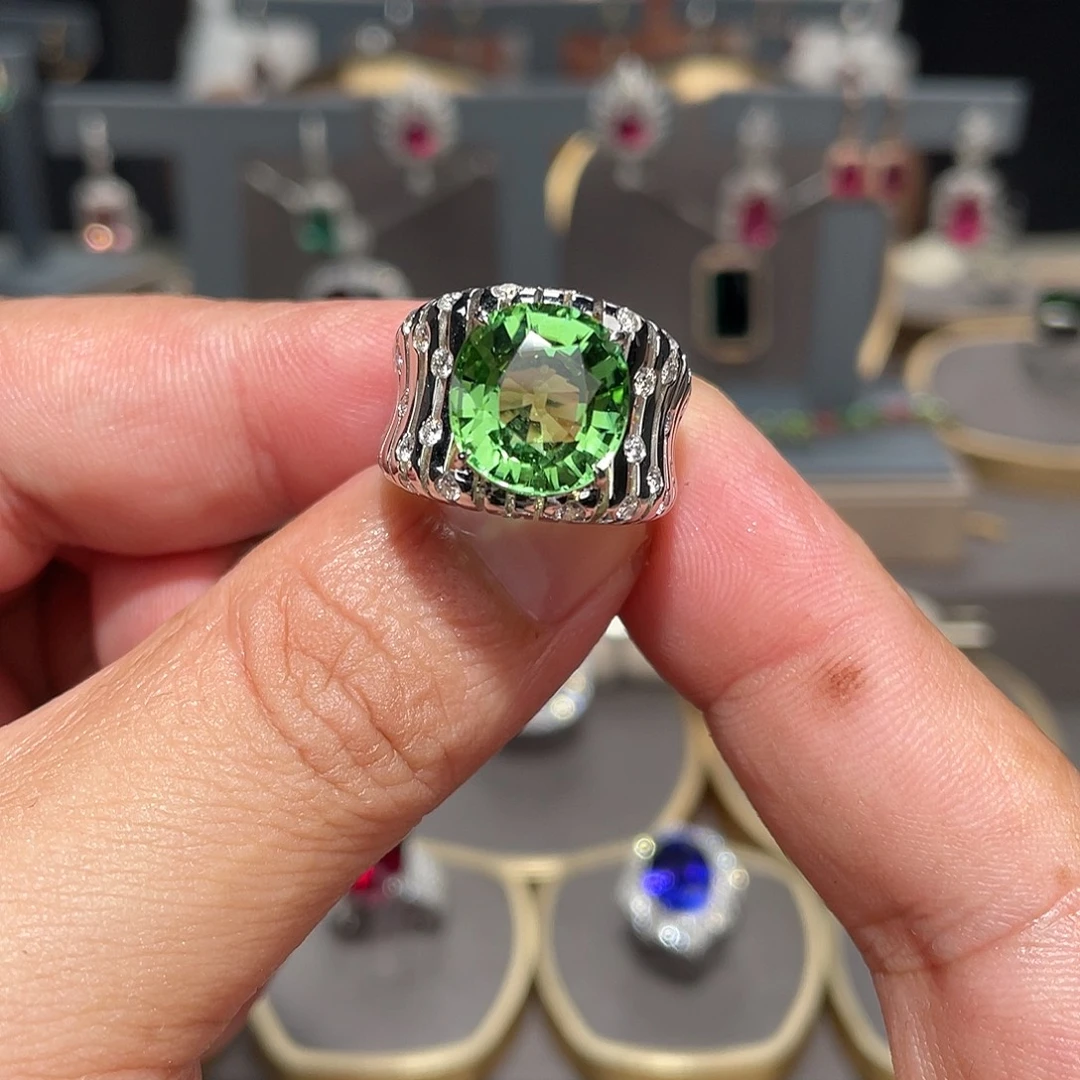 戒指18K金镶嵌碧玺7.38ct