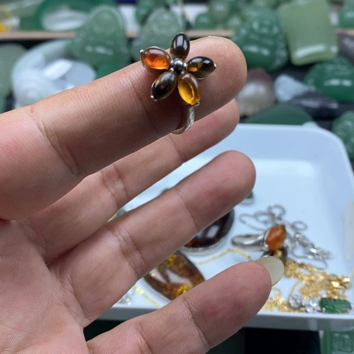 未镶嵌东陵石颈饰