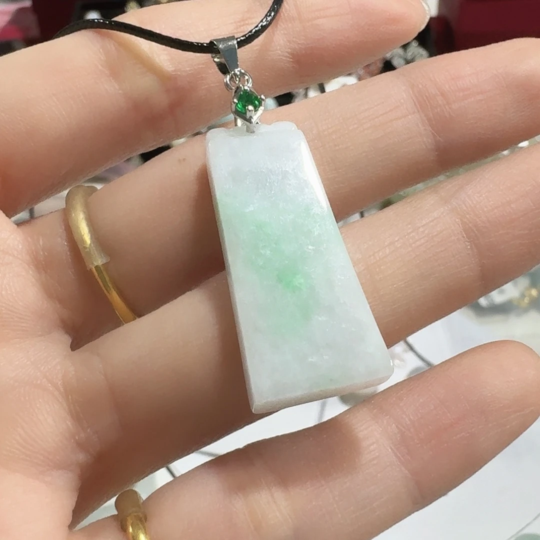 翡翠未镶嵌颈饰002