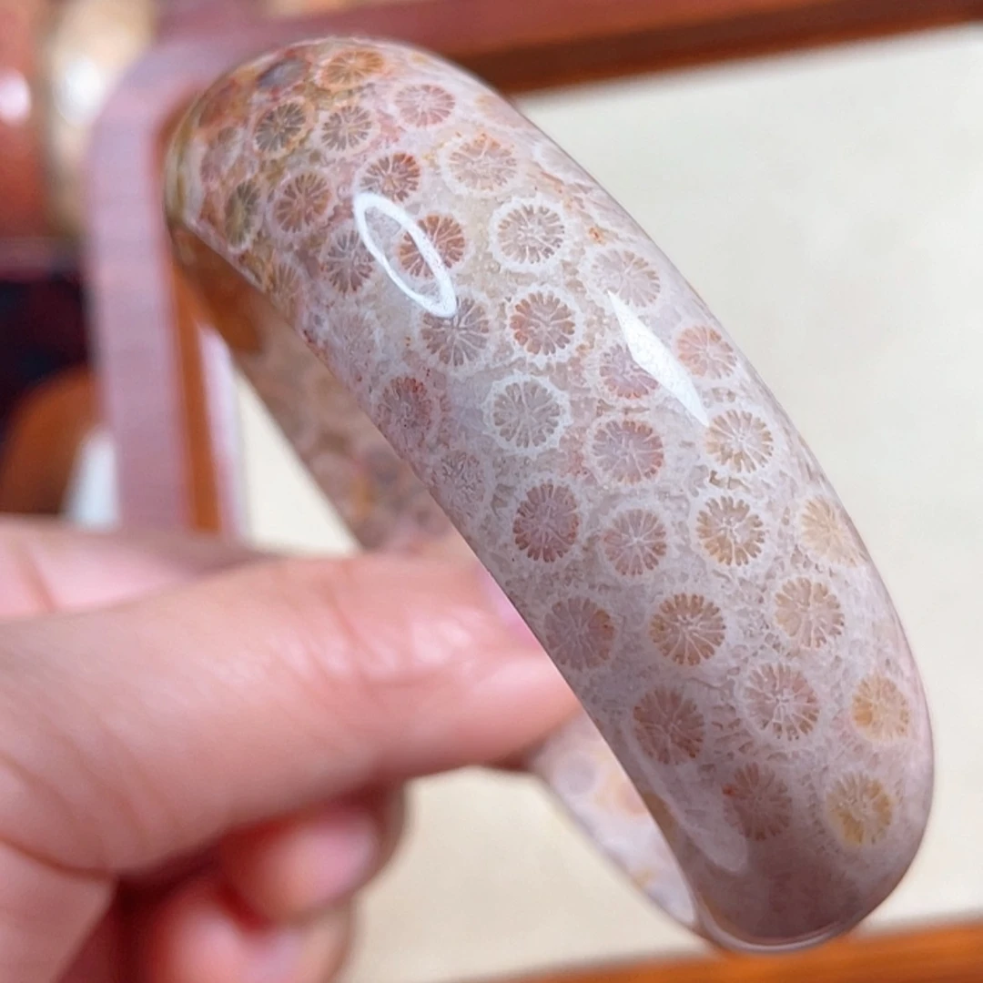 【闪购商品】硅化玉手镯未镶嵌圈口59