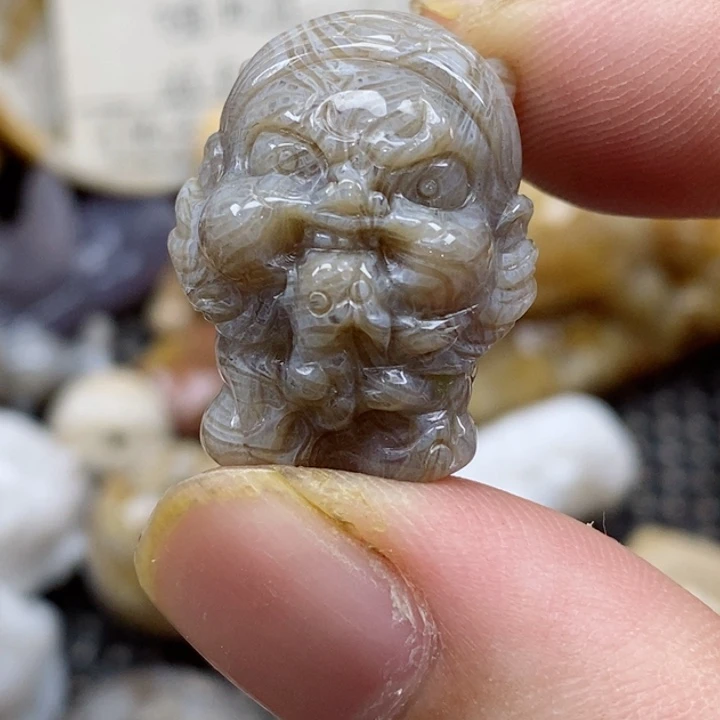 颈饰未镶嵌硅化珊瑚（珊瑚玉）小