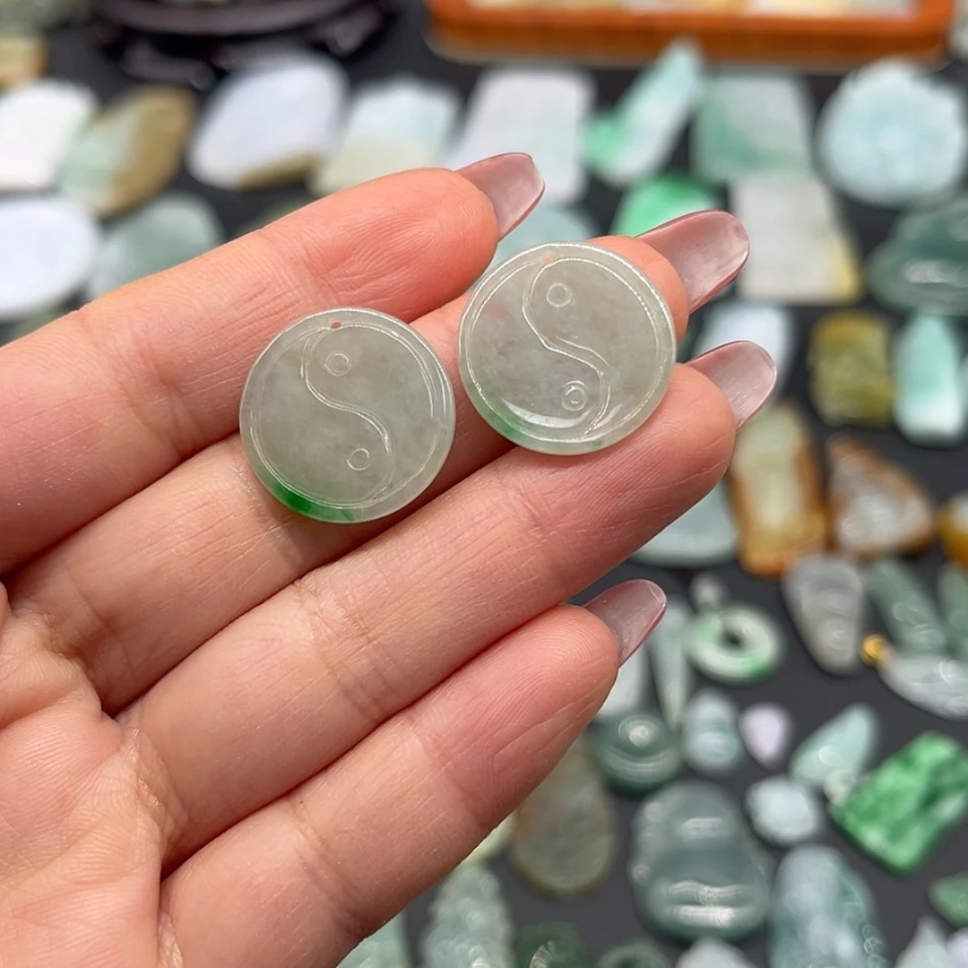 【闪购商品】翡翠颈饰未镶嵌太极