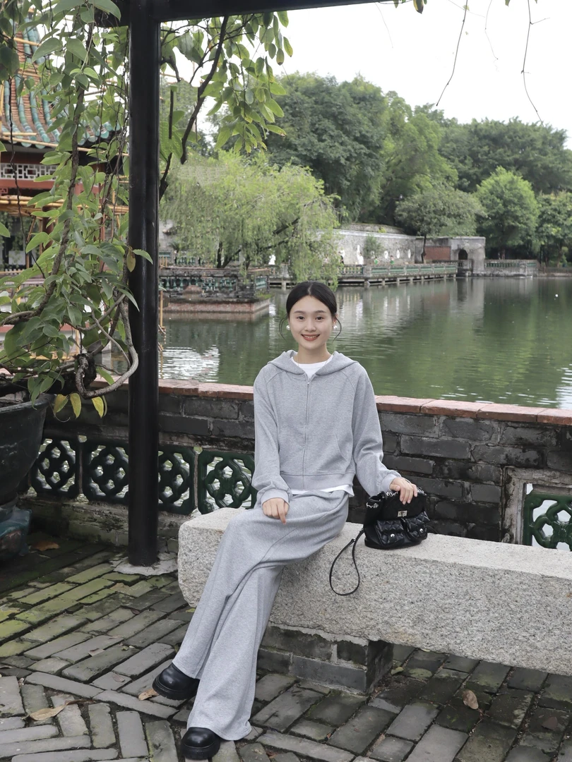 秋季小众女装新款气质高级感休闲韩系套装显瘦连帽上衣百搭裤子