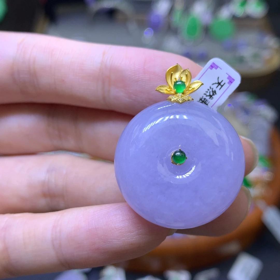 颈饰18K金镶嵌翡翠