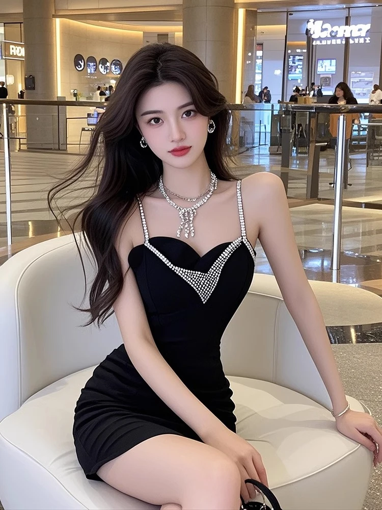 【B Y】千金名媛风重工设计显瘦黑色吊带礼服连衣裙女装2025年新款