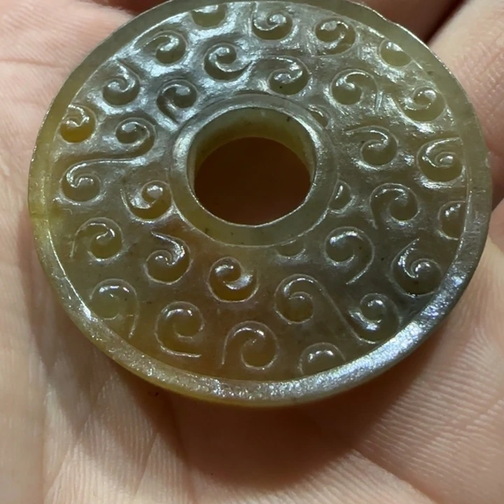 空***度未镶嵌和田玉挂件