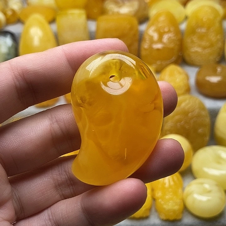 琥珀颈饰未镶嵌琥珀蜜蜡吊坠