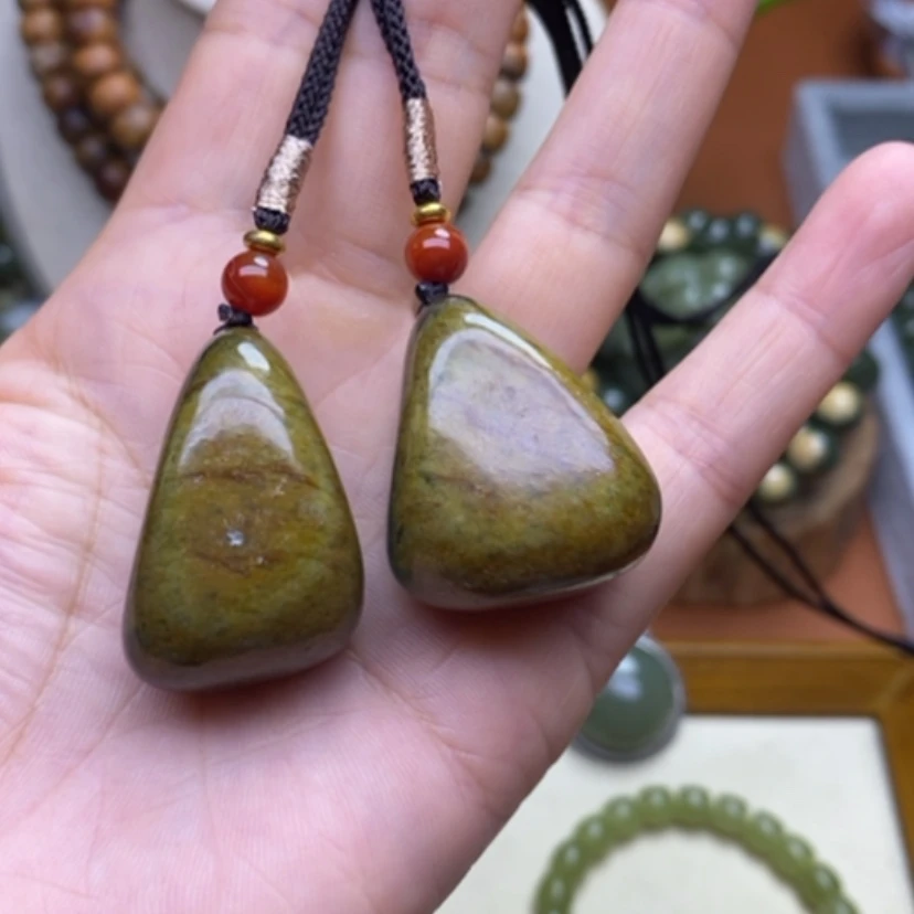 【闪购商品】未镶嵌岫岩河磨玉（透闪石质玉）挂件