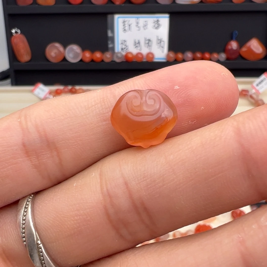 南红玛瑙未镶嵌川料如意锁