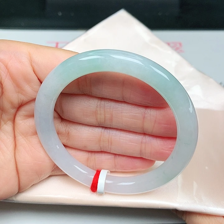 未镶嵌手镯（圆镯）翡翠天空蓝21