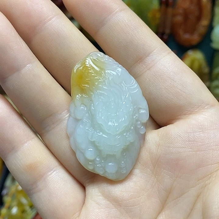 未镶嵌岫玉吊坠(赠链)