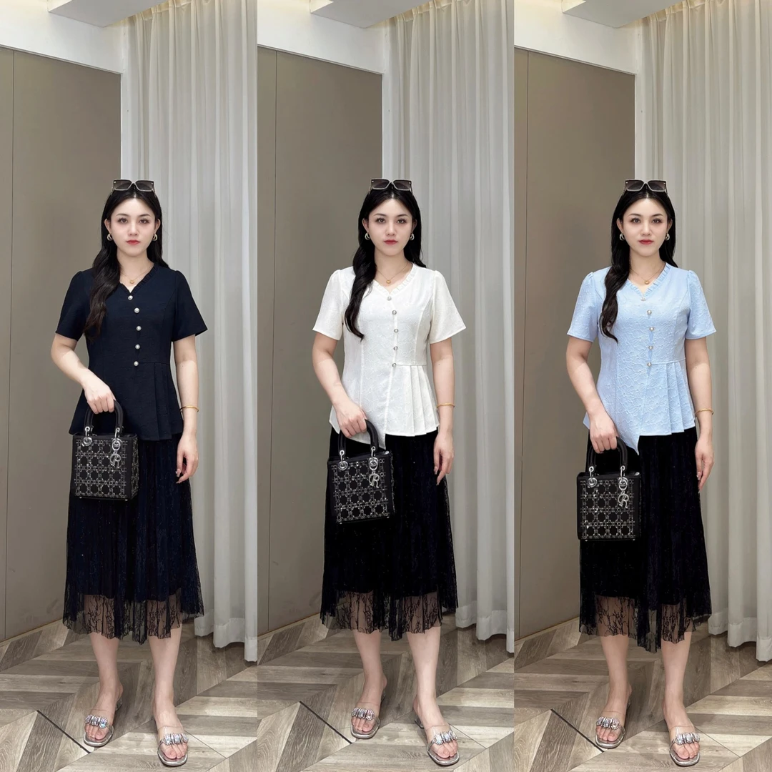 【现货仅上衣】PDM22151夏季PMM百搭显瘦收腰不规则V领压花T恤