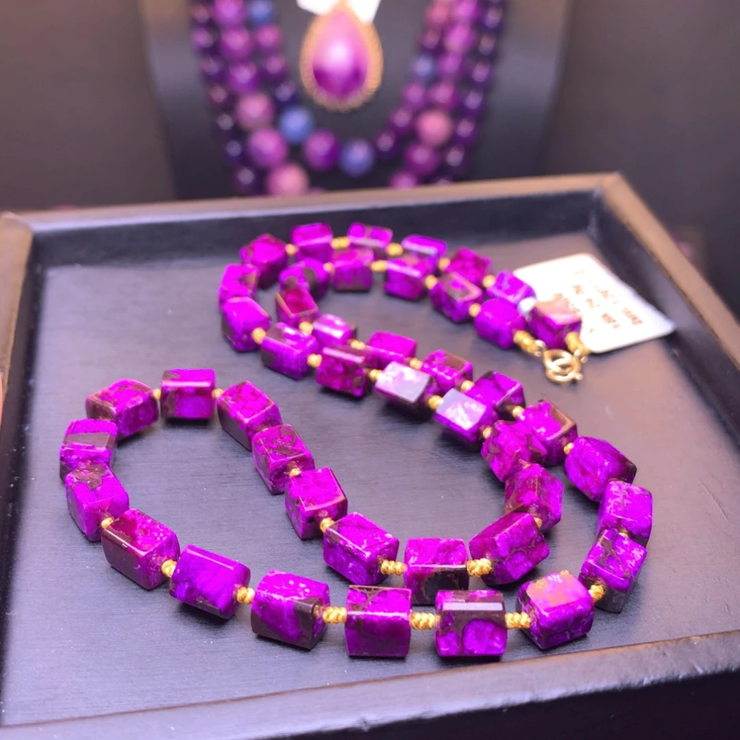 苏纪石（舒俱来）丝绒方糖项链18K金镶嵌