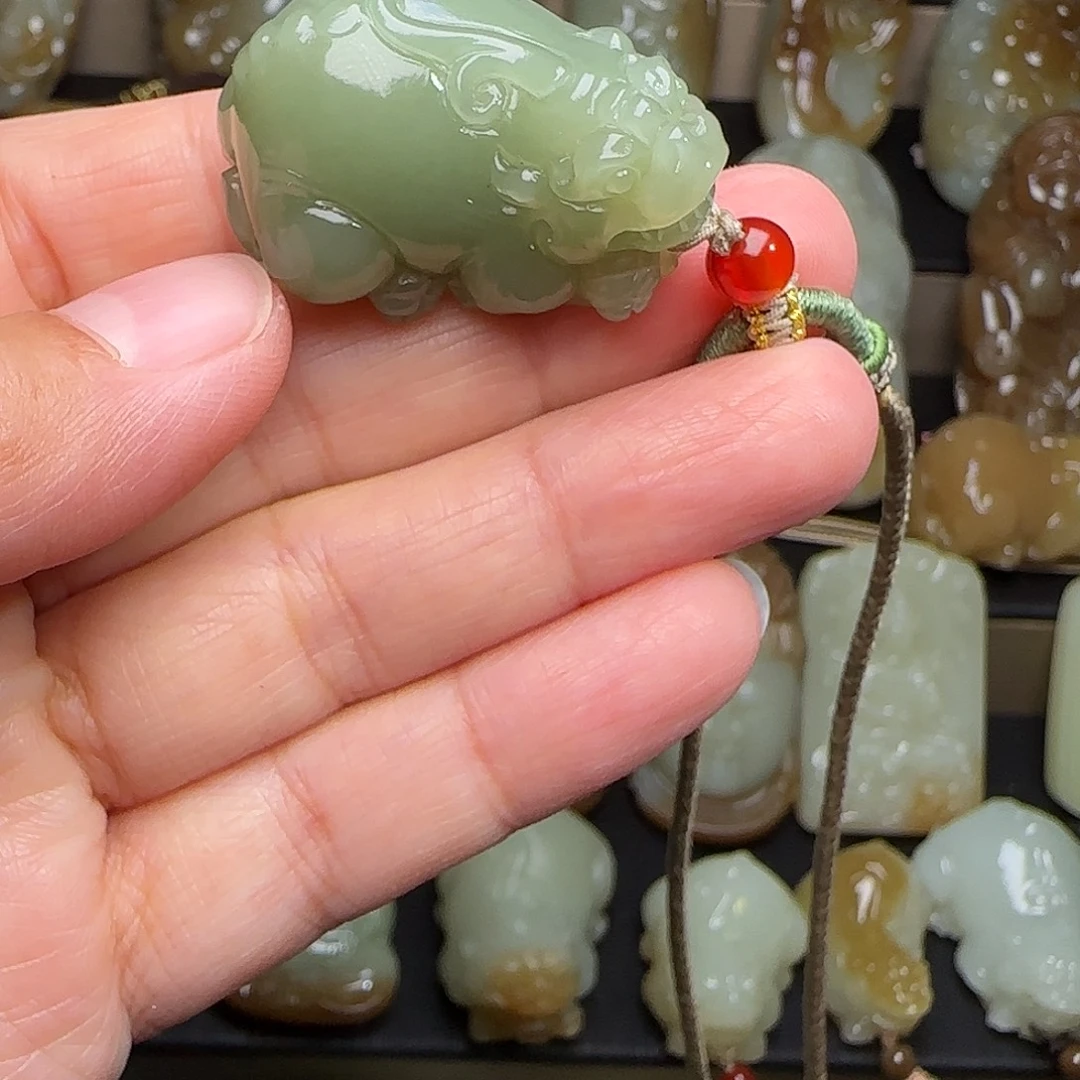 颈饰未镶嵌和田玉