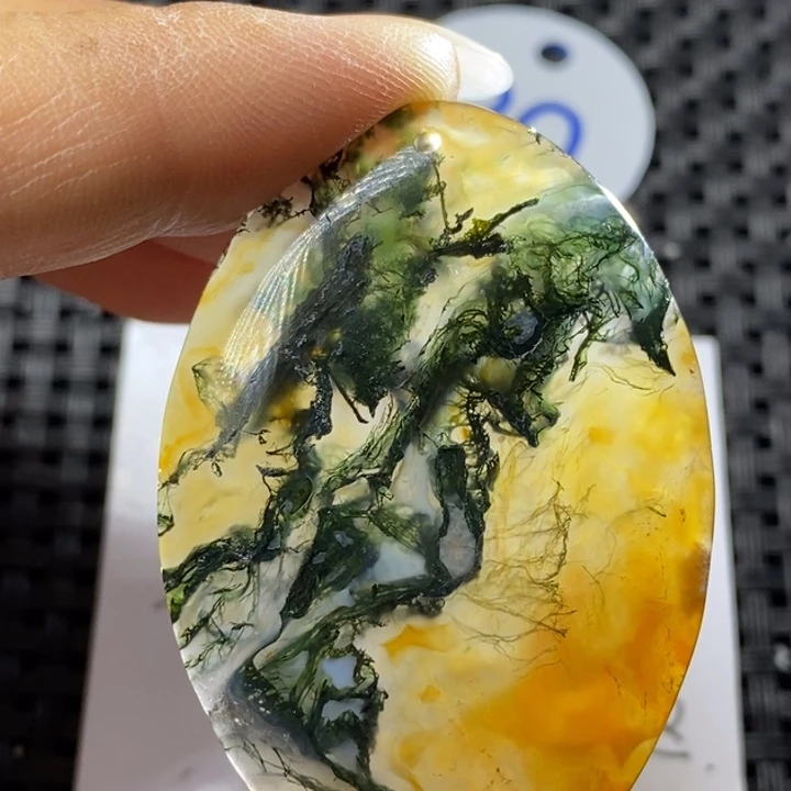 未镶嵌颈饰玛瑙/玉髓红*