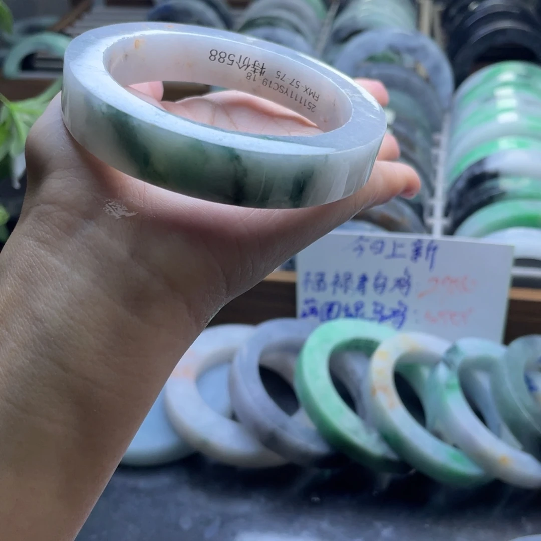 定制翡翠未镶嵌定制翡翠手镯