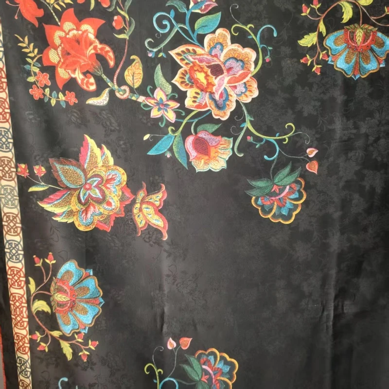 FJ013夜宴缠金（140*140）女士围巾披肩