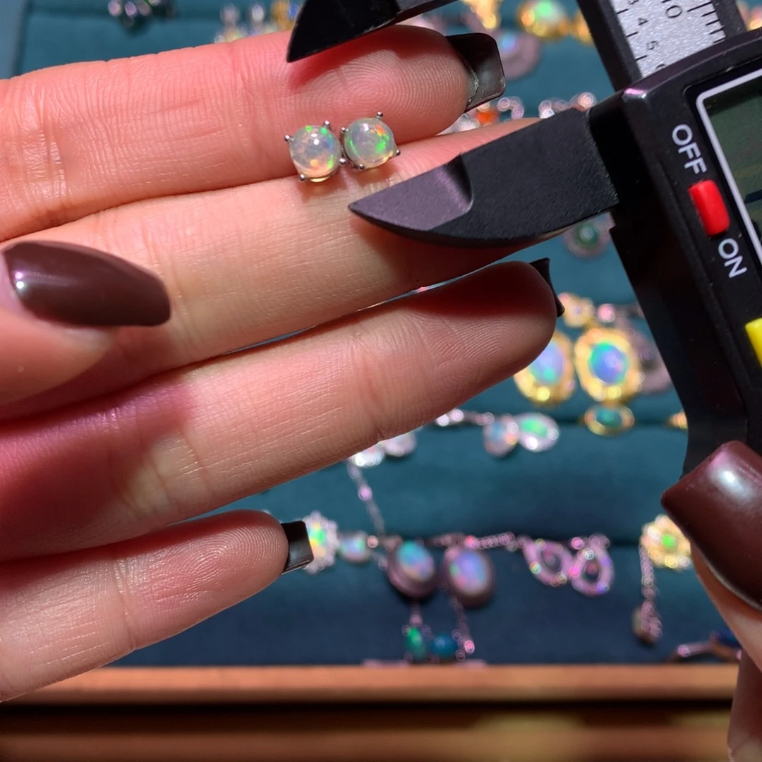 银S925镶嵌欧泊耳钉款式