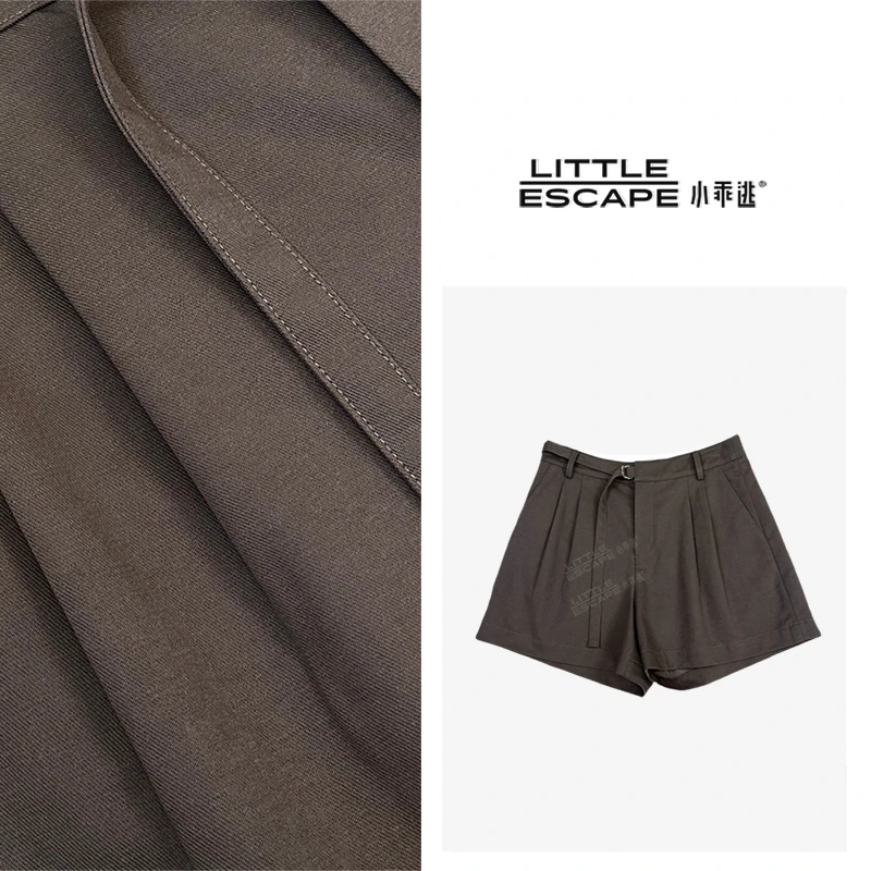 小乖逃X灰绿色短裤带腰带直筒绿色短裤阔腿裤 M8850