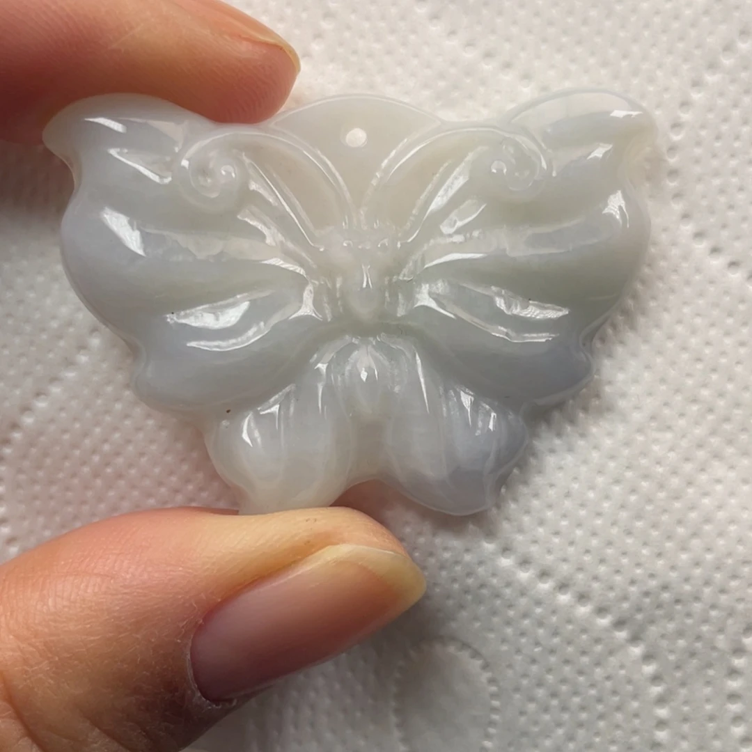 翡翠未镶嵌颈饰翡翠蝴蝶