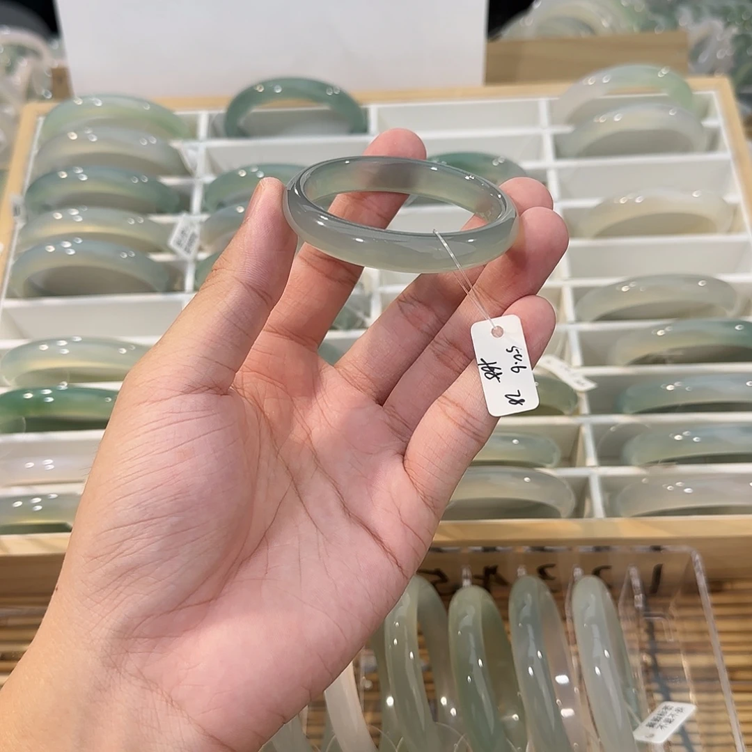 手镯玛瑙/玉髓未镶嵌圈口50.6