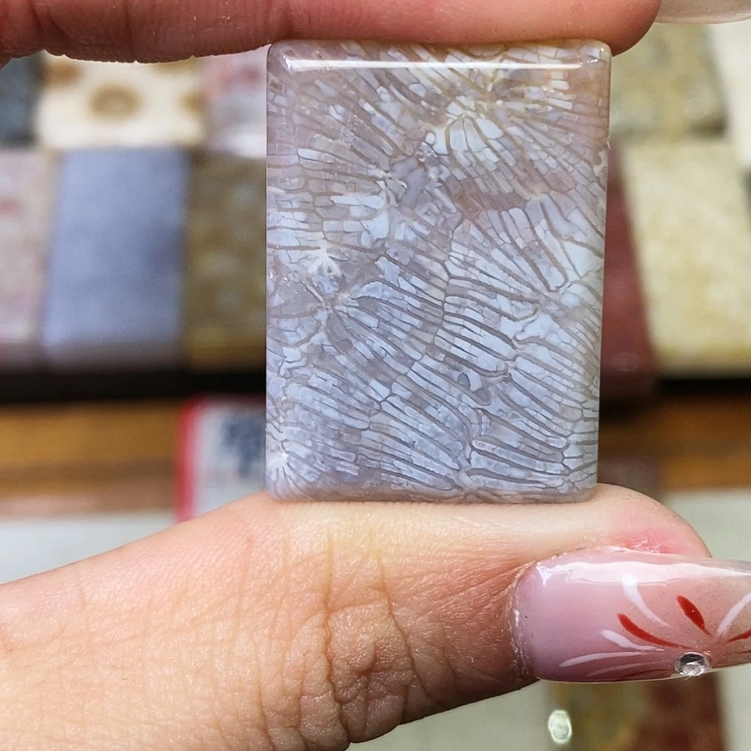 硅化玉颈饰合金雪**姐