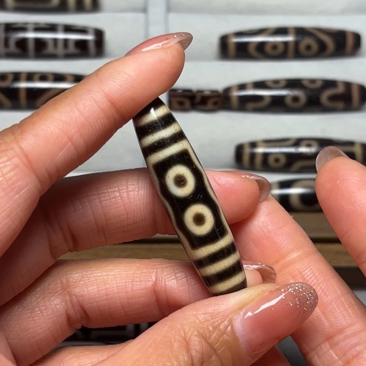 未镶嵌颈饰玛瑙/玉髓通****者