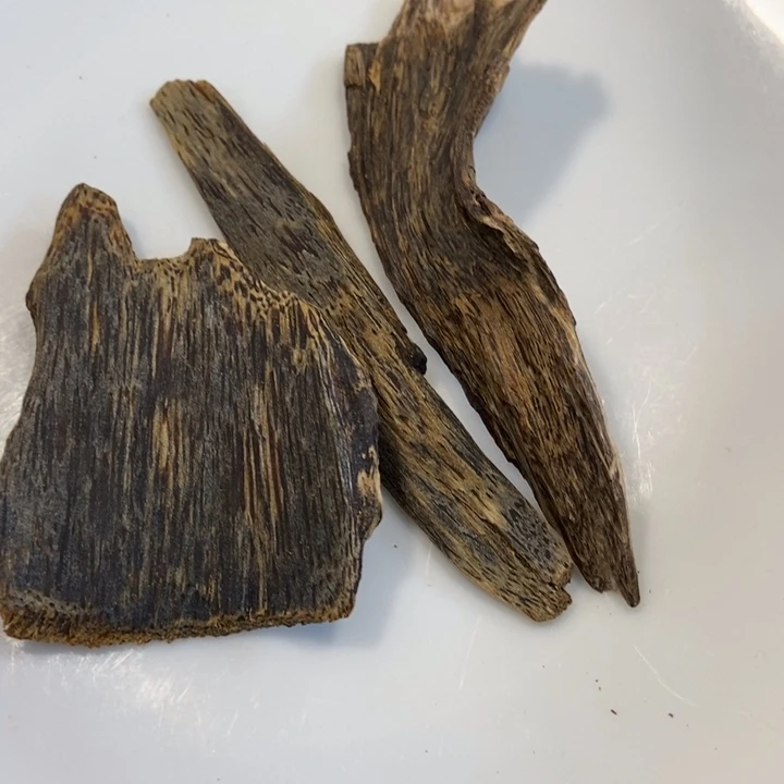 瓦***黑沉香沉香碎屑奇楠虎斑棋15克多样性发一