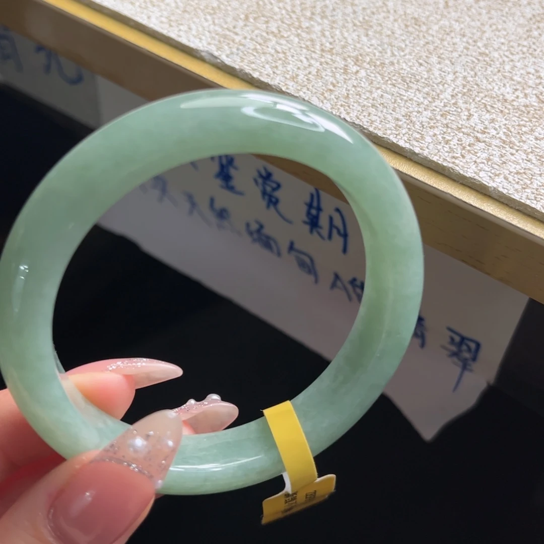 翡翠未镶嵌手镯手镯