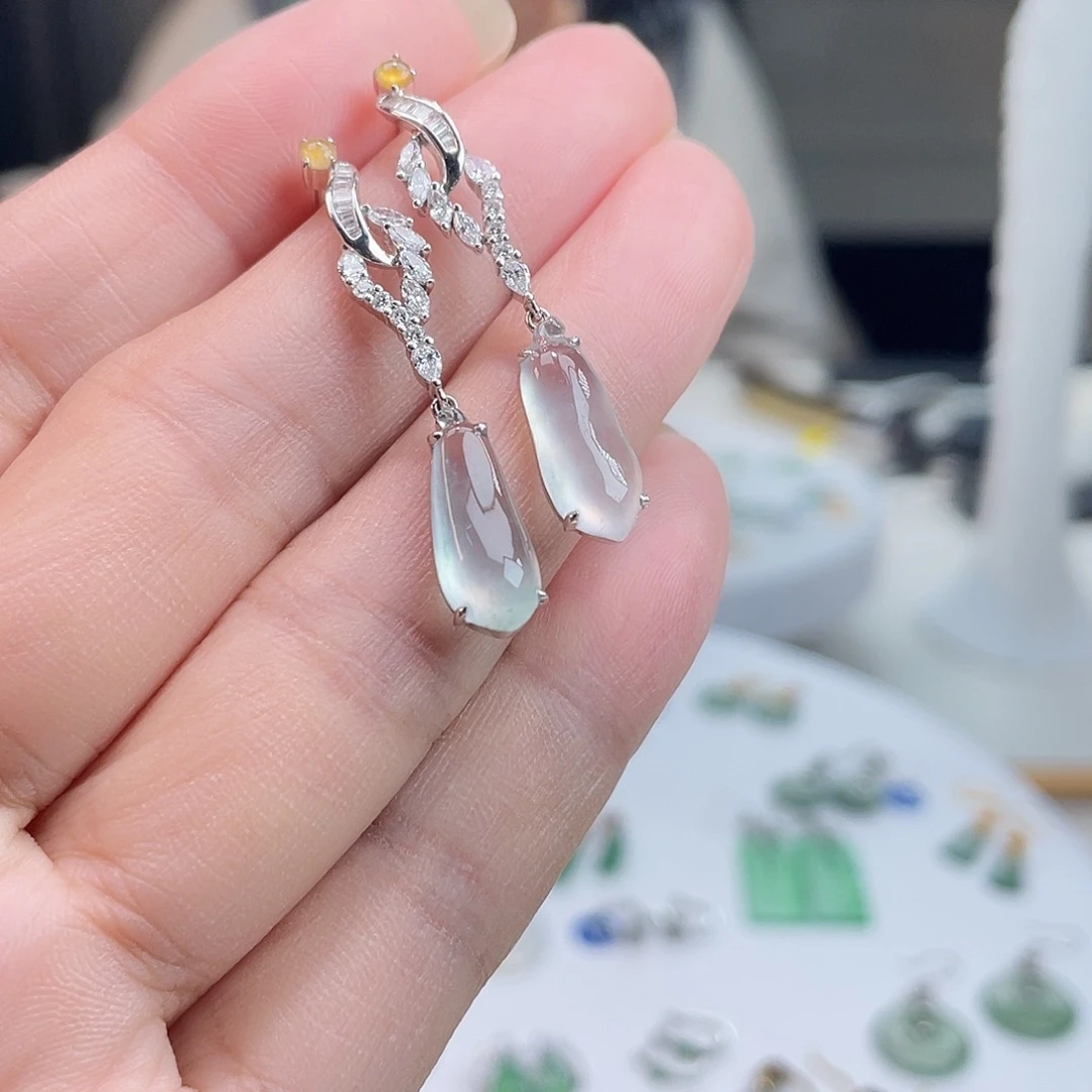 翡翠18K金镶嵌耳饰