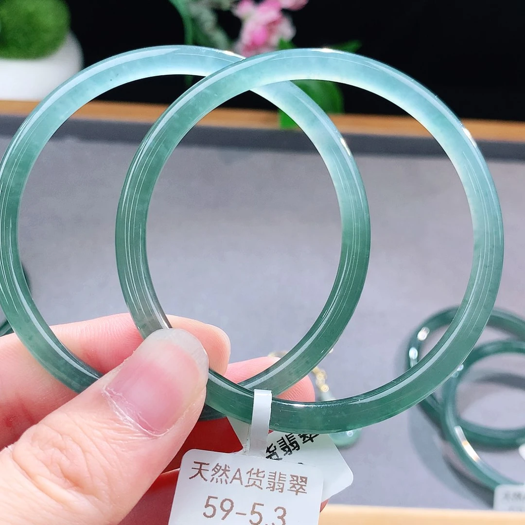 未镶嵌手镯（圆镯）翡翠