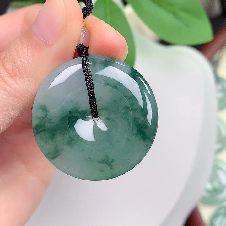 颈饰未镶嵌翡翠平安扣 33.3-5.8mm