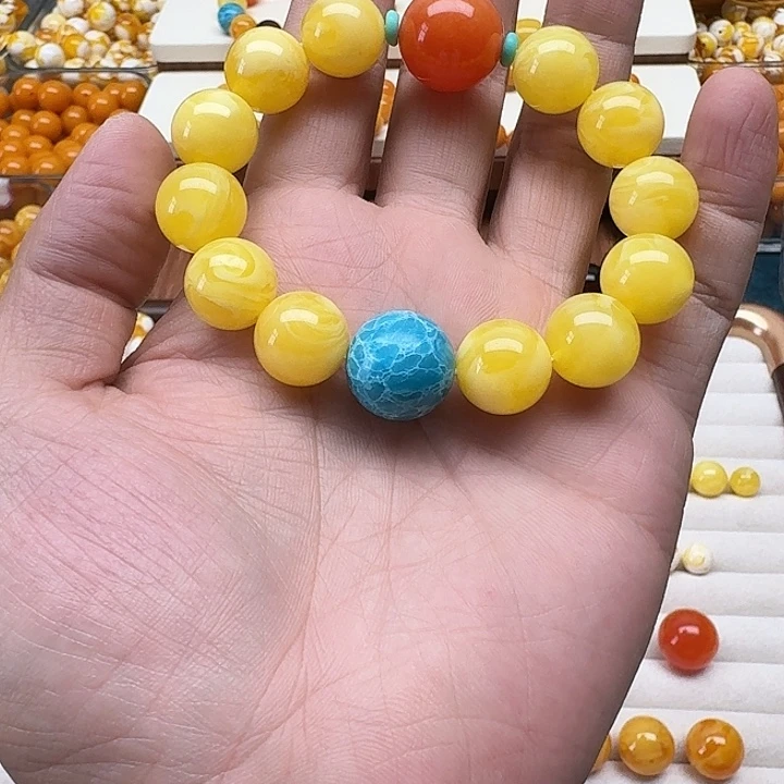 飏***无非金属鸡油黄色素串搭配一条