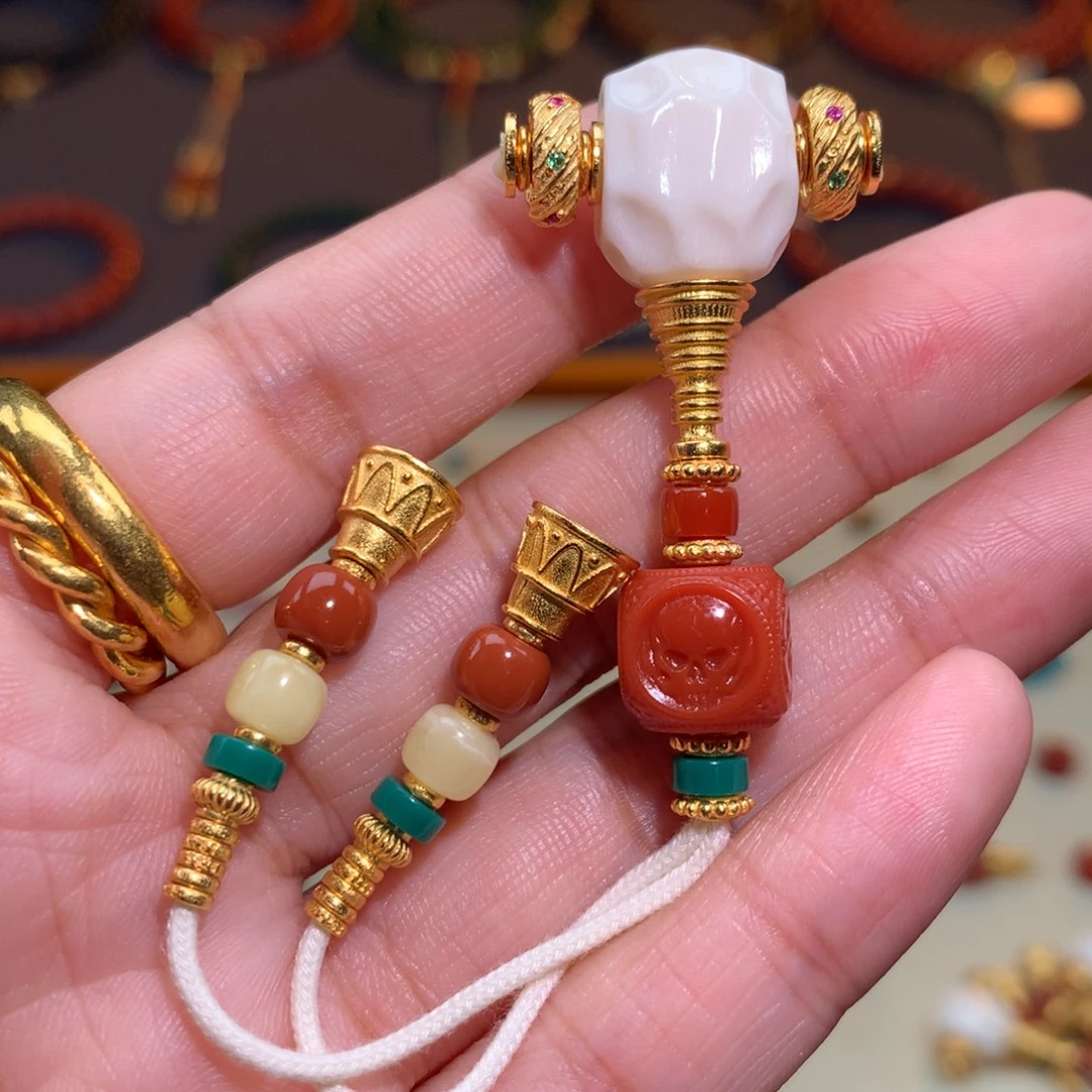 颈饰未镶嵌南红玛瑙