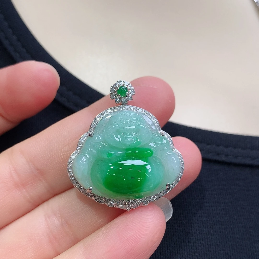 颈饰18K金镶嵌翡翠佛公