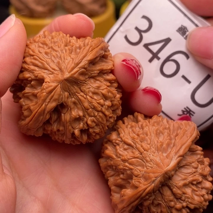 桃核把件满天星44……