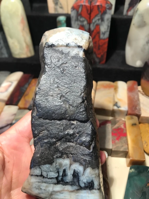 昌化冻地黑田摆件