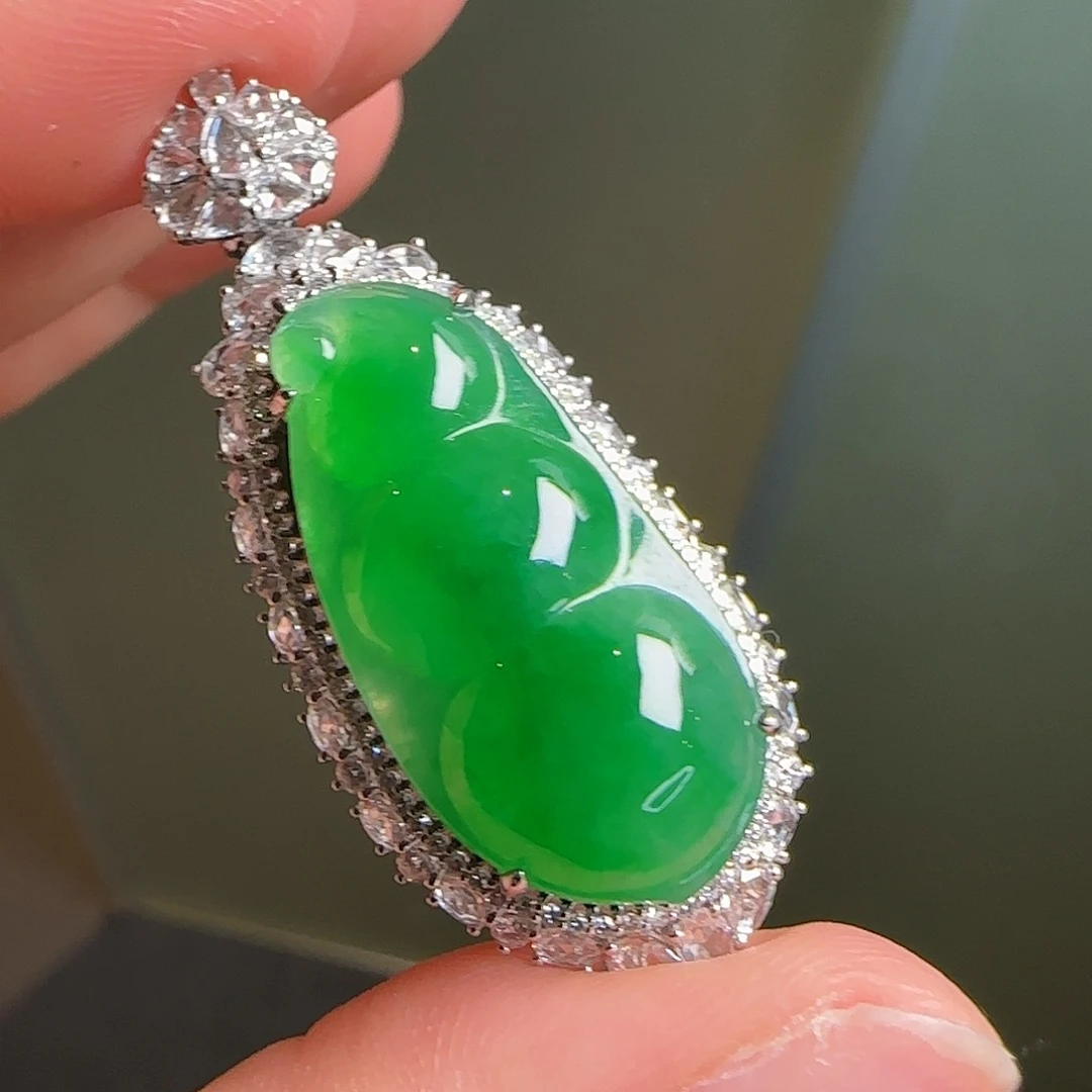 翡翠18K金镶嵌颈饰天然翡翠