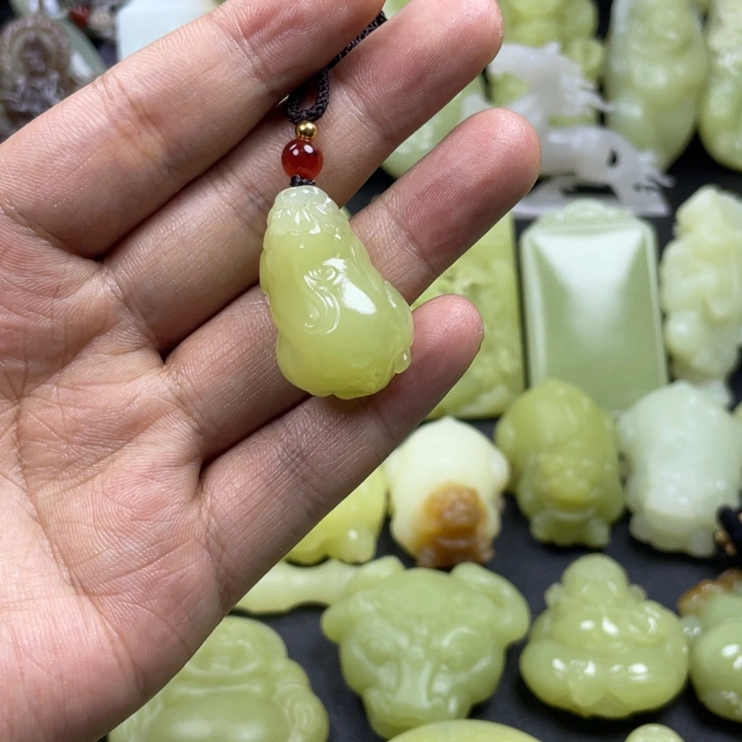 和田玉（黄玉）未镶嵌颈饰