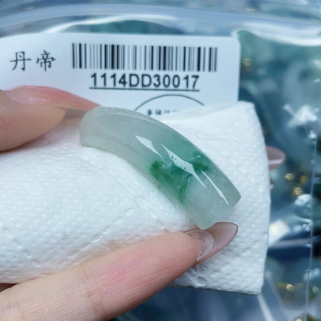 吊坠(不含链)未镶嵌翡翠大**狼